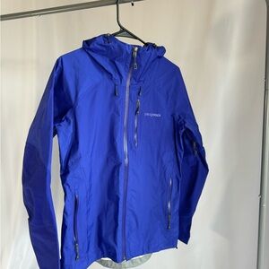 SOLD: Patagonia Men's Blue Jacket